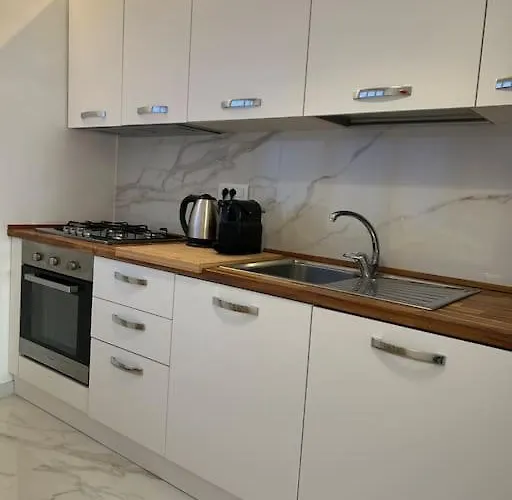 아파트 A Casa Di Leo